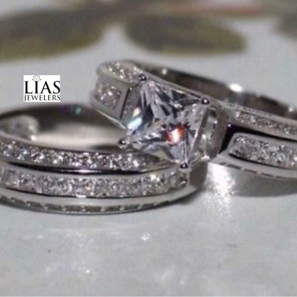 New 18k white gold wedding ring set